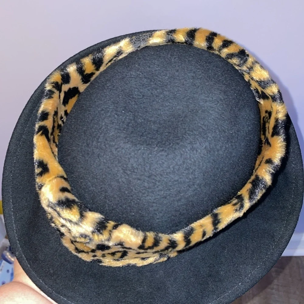 Betmar Wool Vintage Union Made Black With Animal Print Faux Fur Hat Band